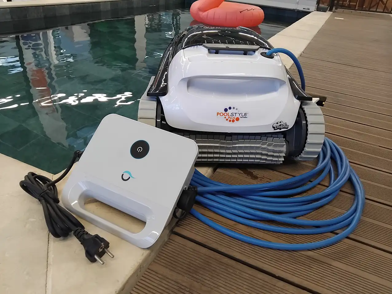 Grand déstockage : robot piscine électrique Dolphin PoolStyle Plus chez BigMat